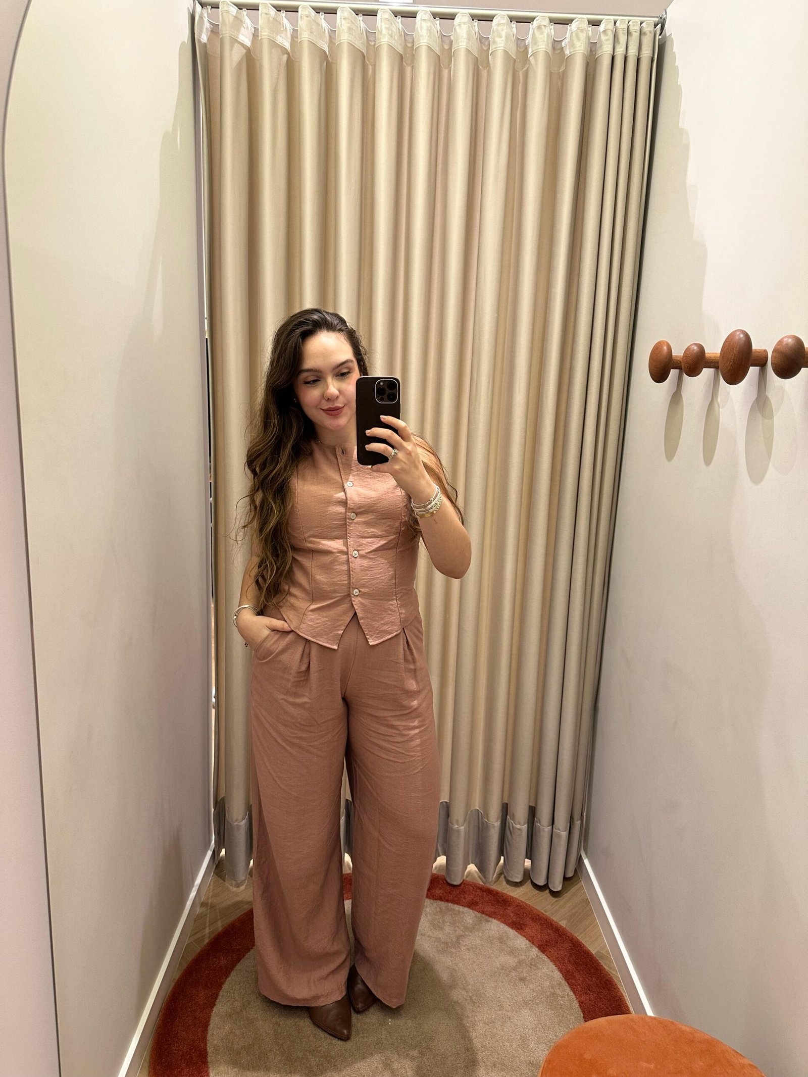 Conjunto de Colete e Calça - foto 1